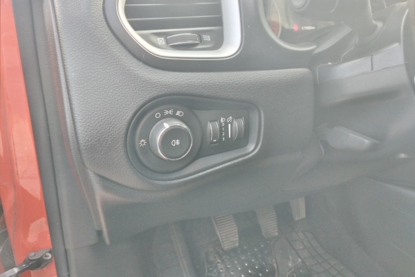 jeep-renegade-1-6-benz-sport-110cv