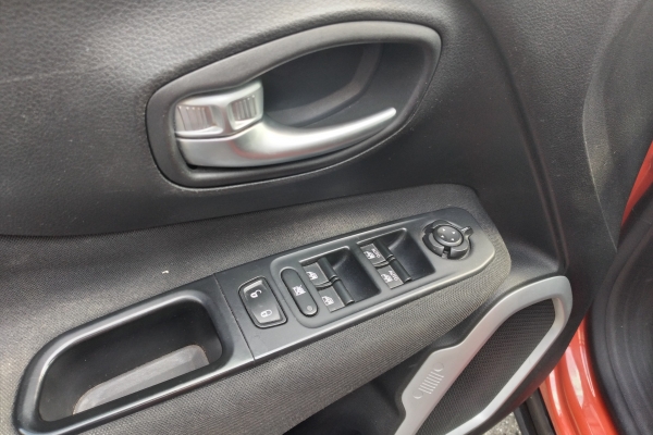 jeep-renegade-1-6-benz-sport-110cv