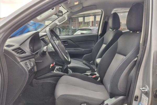 mitsubishi-l200-doublecab-2-3d-4wd-150cv-6m-autocarro