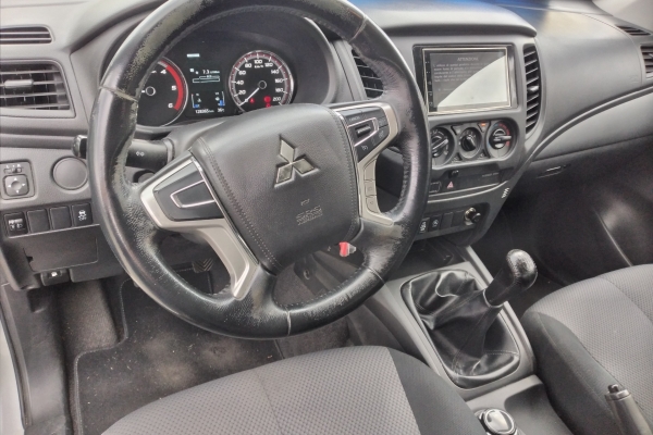 mitsubishi-l200-doublecab-2-3d-4wd-150cv-6m-autocarro