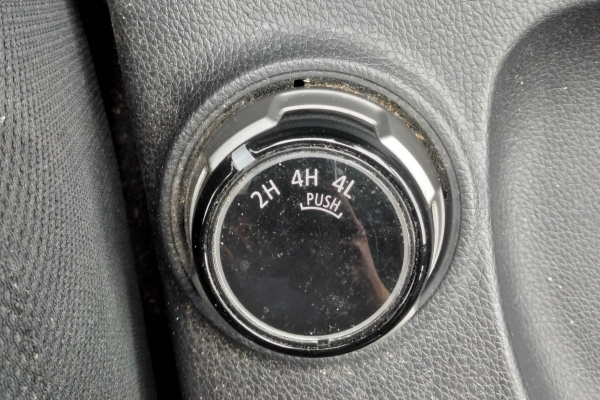 mitsubishi-l200-doublecab-2-3d-4wd-150cv-6m-autocarro