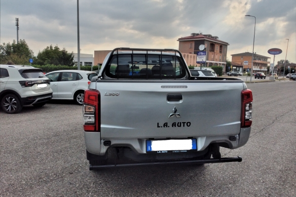 mitsubishi-l200-doublecab-2-3d-4wd-150cv-6m-autocarro
