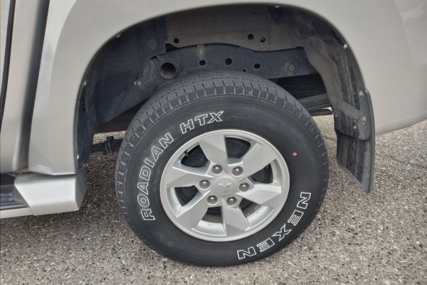 mitsubishi-l200-doublecab-2-3d-4wd-150cv-6m-autocarro