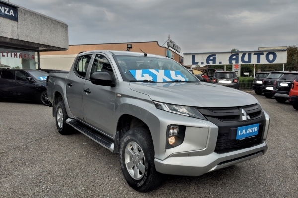 mitsubishi-l200-doublecab-2-3d-4wd-150cv-6m-autocarro