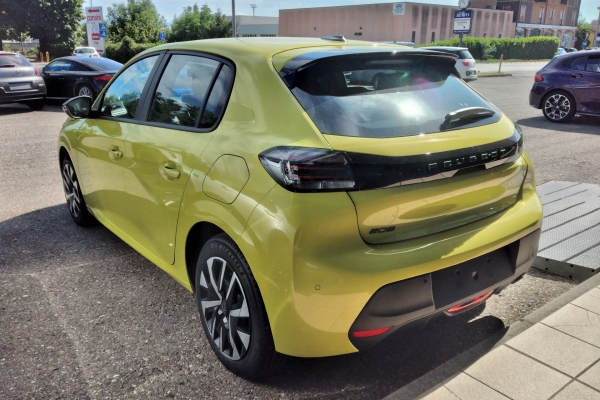 peugeot-208-1-2-benz-style-100cv