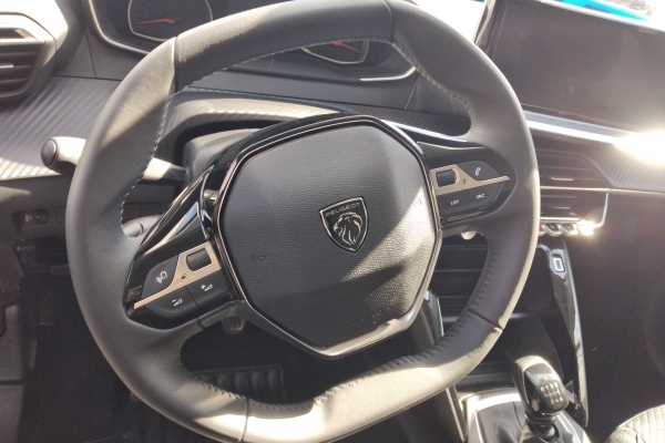 peugeot-208-1-2-benz-style-100cv