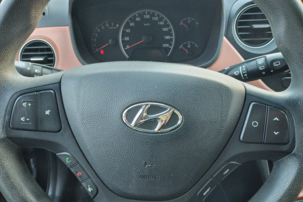 hyundai-i10-1-0-benz-66cv