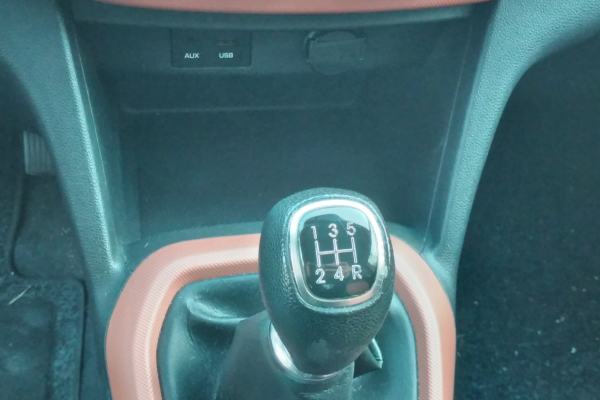 hyundai-i10-1-0-benz-66cv