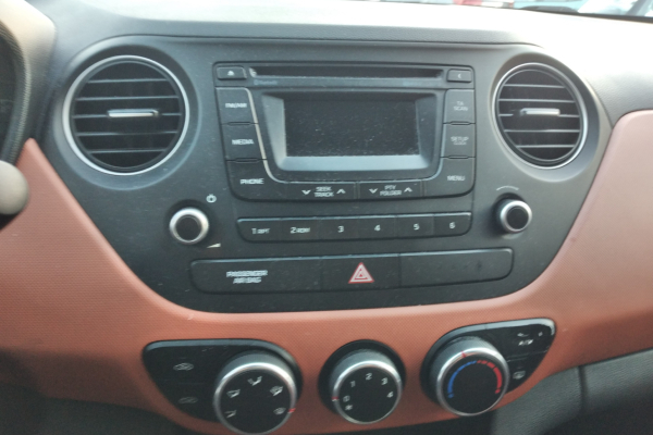 hyundai-i10-1-0-benz-66cv