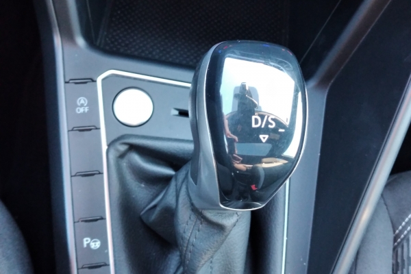 volkswagen-taigo-1-0-tsi-r-line-110cv-dsg