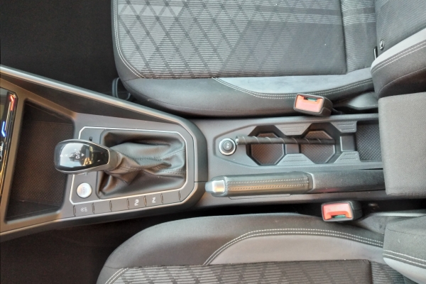volkswagen-taigo-1-0-tsi-r-line-110cv-dsg