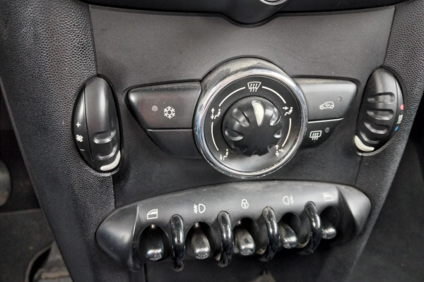 mini-cooper-1-6-d-one-90cv