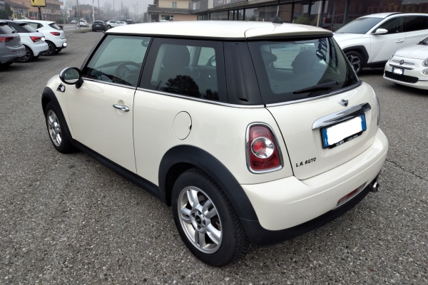 mini-cooper-1-6-d-one-90cv