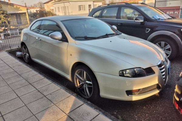 alfa-romeo-gt-1-9-mjt-150cv-6m