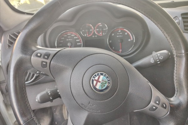 alfa-romeo-gt-1-9-mjt-150cv-6m