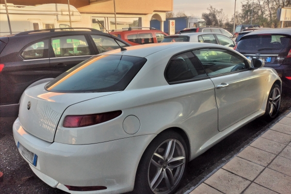 alfa-romeo-gt-1-9-mjt-150cv-6m