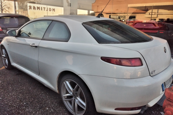 alfa-romeo-gt-1-9-mjt-150cv-6m