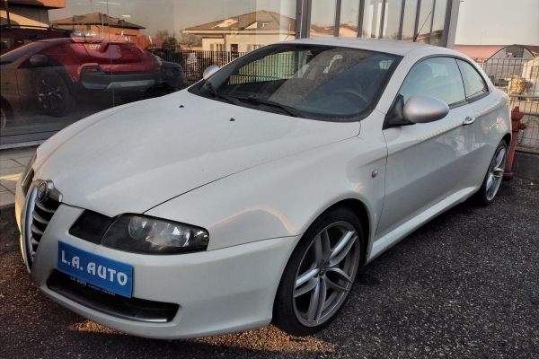 alfa-romeo-gt-1-9-mjt-150cv-6m