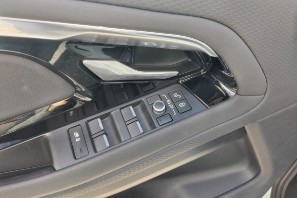range-rover-evoque-2-0-d-mhev-awd-150cv-autom-gancio-traino